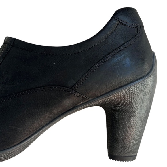EUC Ecco Leather Heeled Booties Black Size 10 - 10.5 - Picture 4 of 9